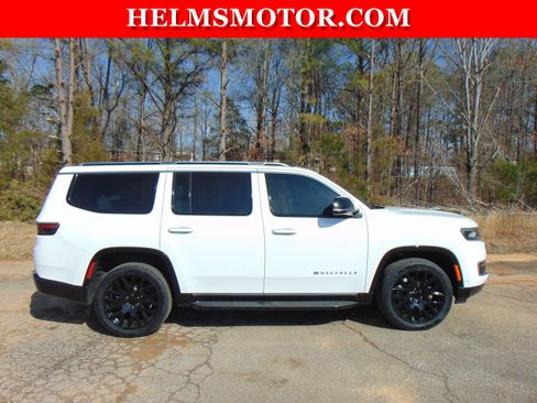 Certified 2025 Jeep Wagoneer 4DR 4WD image 13