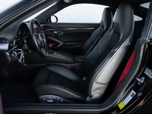 Used 2018 Porsche 911 GT3 RWD image 6
