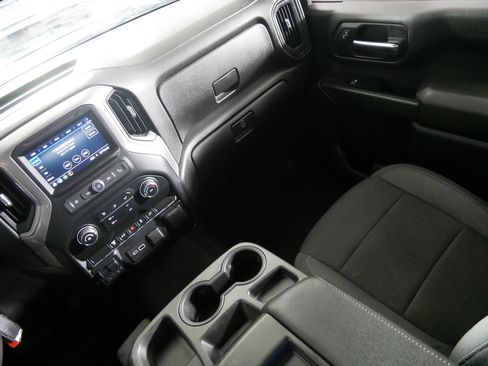 Certified 2022 Chevrolet Silverado 2500 Custom w/ Custom Value Package AWD/4WD image 11