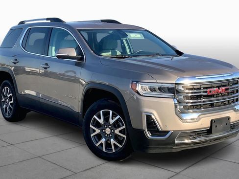 Used 2023 GMC Acadia SLE w/ Driver Convenience Package image 3