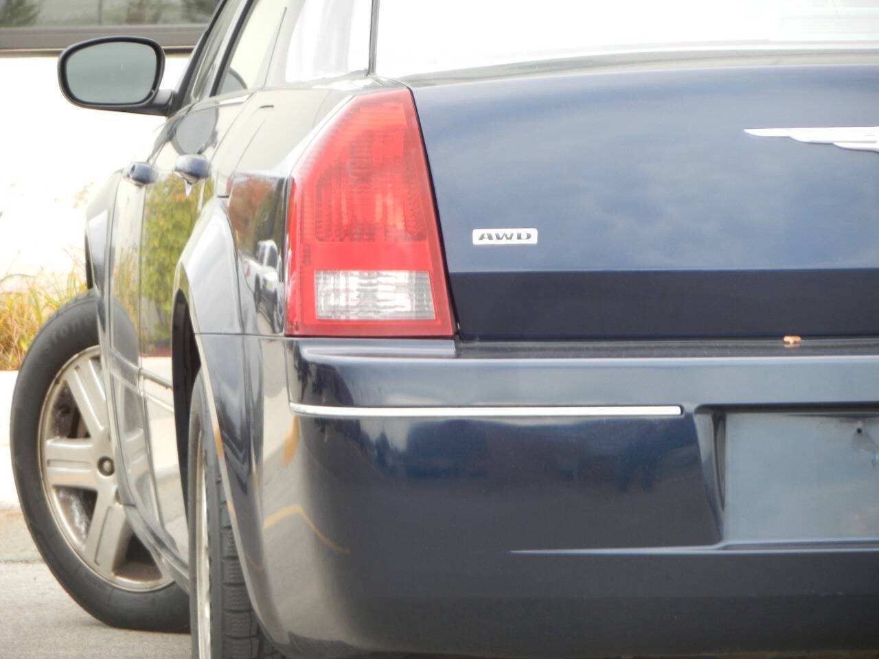 Used 2005 Chrysler 300 Touring w/ Comfort/Convenience Group AWD/4WD image 1