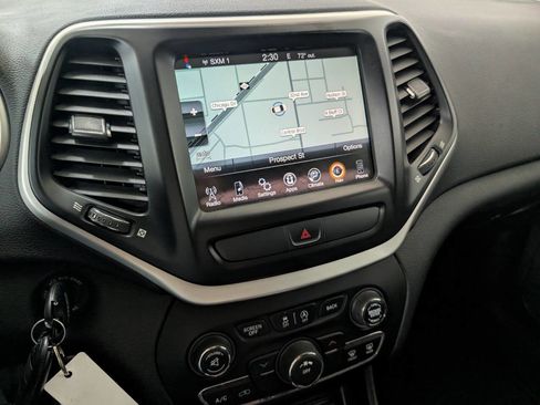 Used 2016 Jeep Cherokee Trailhawk w/ Trailer Tow Group image 9