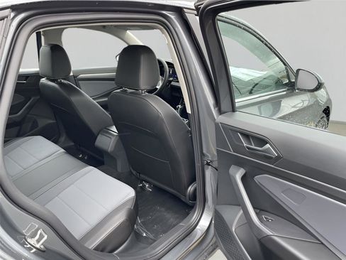 New 2025 Volkswagen Jetta SE image 16