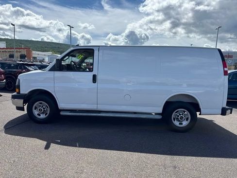 Used 2025 GMC Savana 2500 w/ Driver Convenience Package RWD image 8