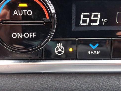 Used 2021 Nissan Rogue SL w/ Premium Package image 27