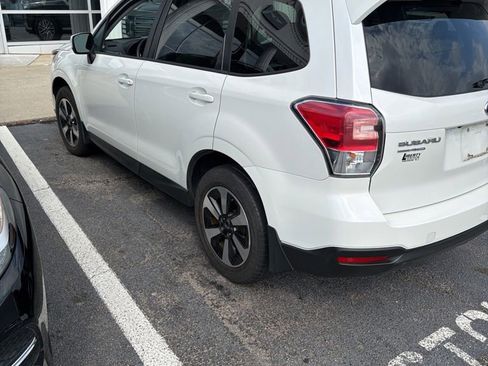 Used 2018 Subaru Forester 2.5i Premium image 3
