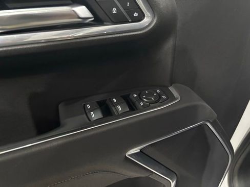 Used 2025 GMC Sierra 1500 SLT AWD/4WD image 15