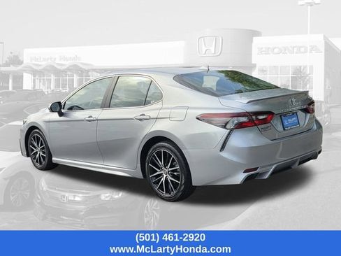 Used 2024 Toyota Camry SE FWD image 3