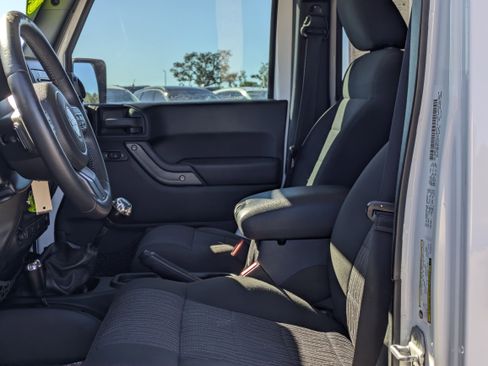 Used 2012 Jeep Wrangler Unlimited Sport image 20