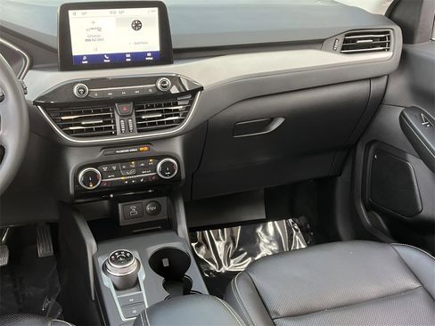 Used 2022 Ford Escape SEL image 22