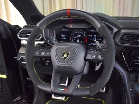 Used 2023 Lamborghini Urus Performante image 16
