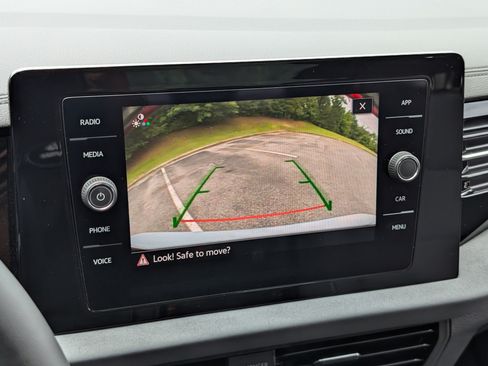 Used 2025 Volkswagen Jetta SE w/ Sunroof Package FWD image 27