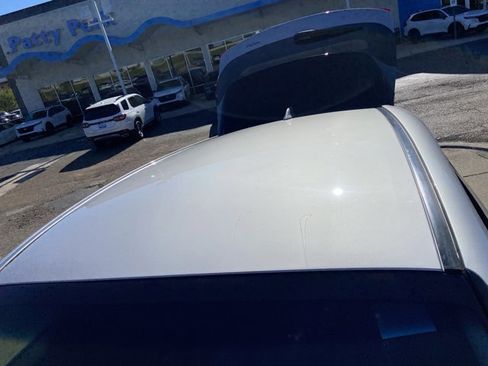 Used 2021 Toyota Venza LE image 28