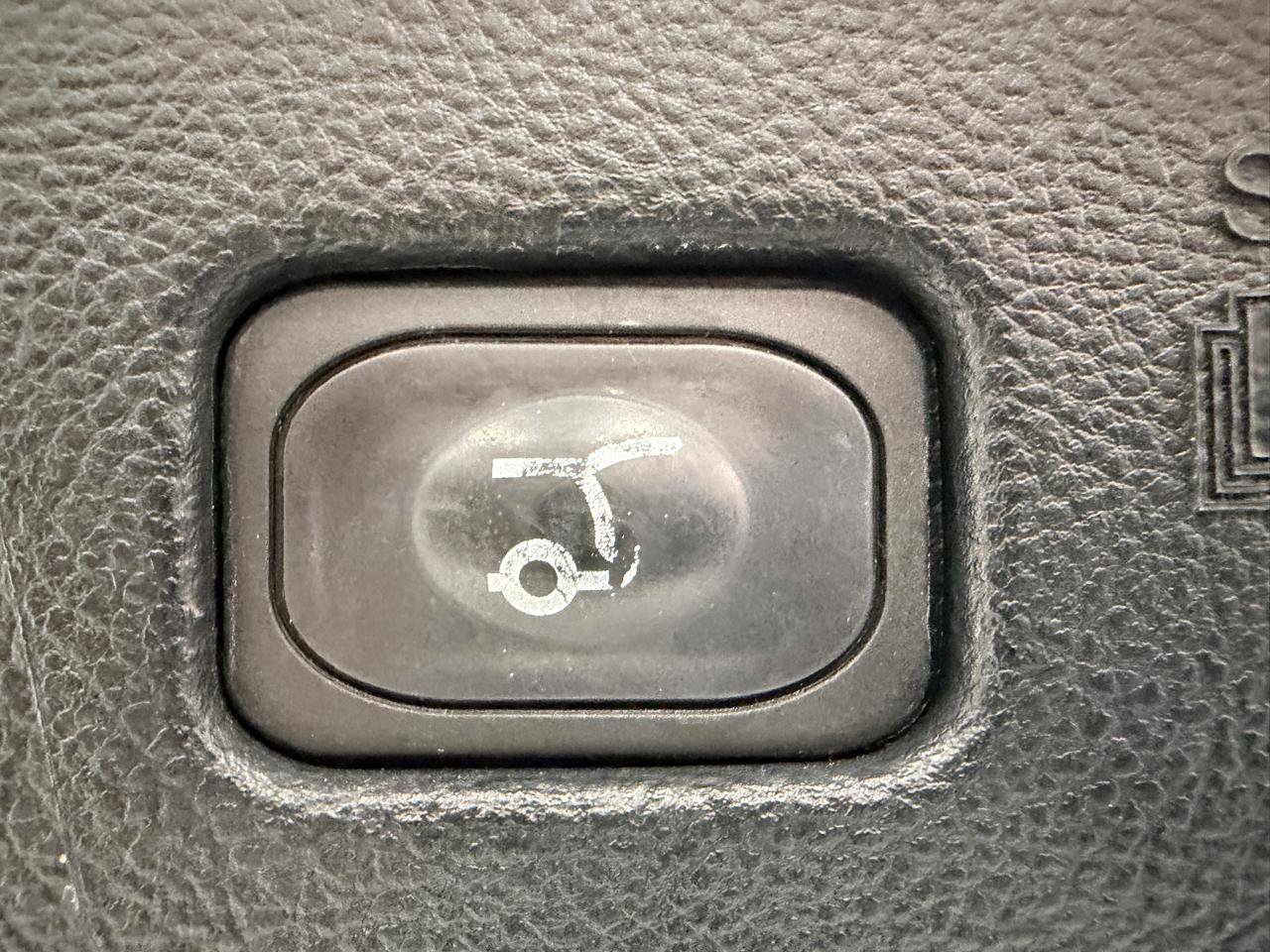 Used 2019 Ford Edge SEL w/ Equipment Group 201A AWD/4WD image 21