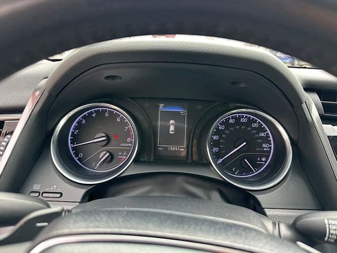 Used 2020 Toyota Camry SE image 29