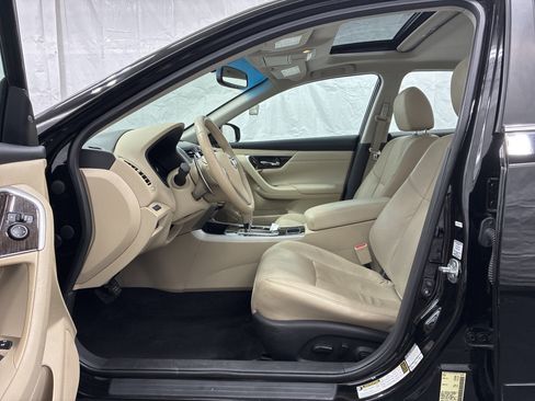 Used 2015 Nissan Altima 3.5 SL FWD image 11