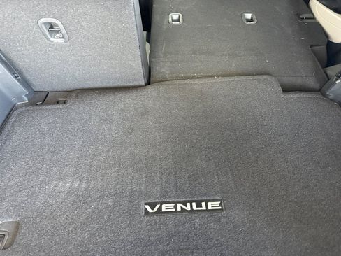 Used 2025 Hyundai Venue SEL FWD image 14
