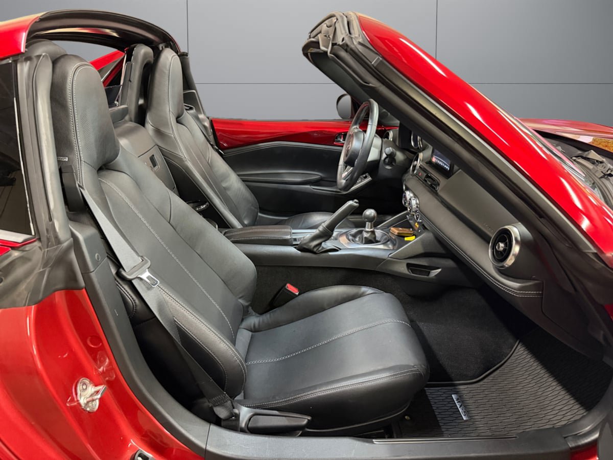 Used 2022 MAZDA MX-5 Miata RF Grand Touring w/ Weather Package RWD image 17