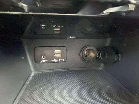 Certified 2023 Subaru Forester Premium image 28