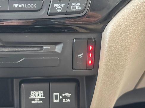 Used 2021 Honda Pilot Touring image 27