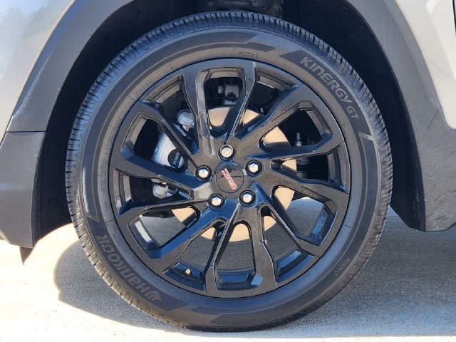 Used 2024 GMC Terrain SLT w/ Elevation Edition FWD image 10