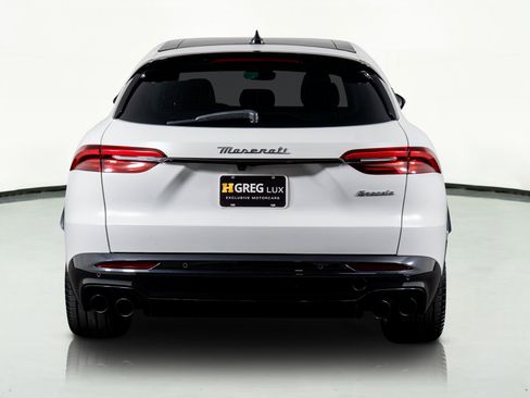 Used 2025 Maserati Grecale Modena image 11