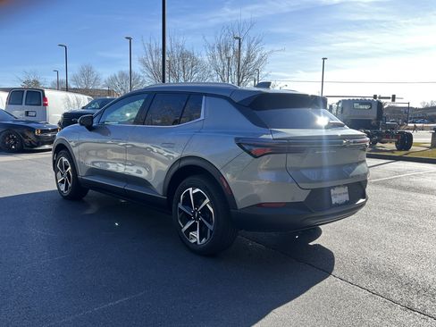 New 2026 Chevrolet Equinox EV LT image 7