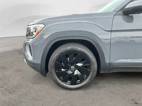 New 2026 Volkswagen Atlas SE image 14