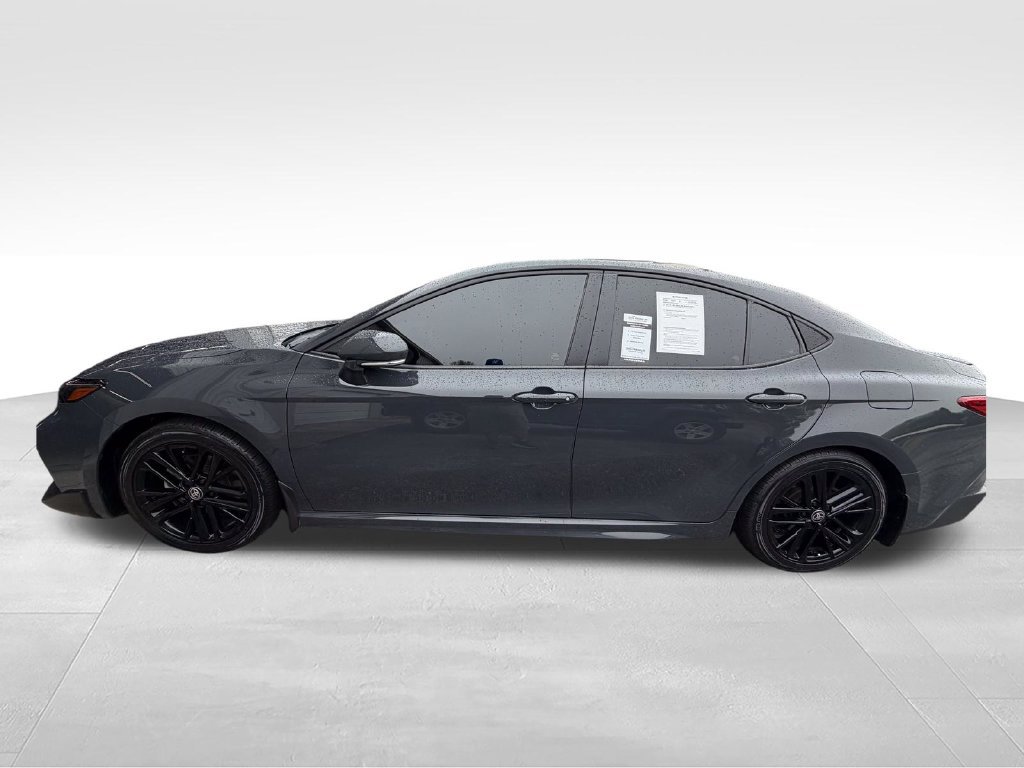 Used 2025 Toyota Camry SE FWD image 3