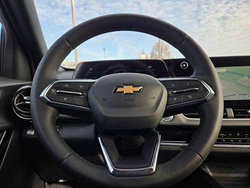 New 2026 Chevrolet Equinox LT w/ Convenience Package II AWD/4WD image 12