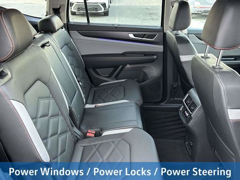 Certified 2025 Volkswagen Atlas Peak Edition SE image 17