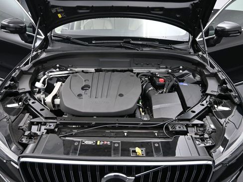 Used 2022 Volvo XC60 B5 Inscription w/ Advanced Package image 16