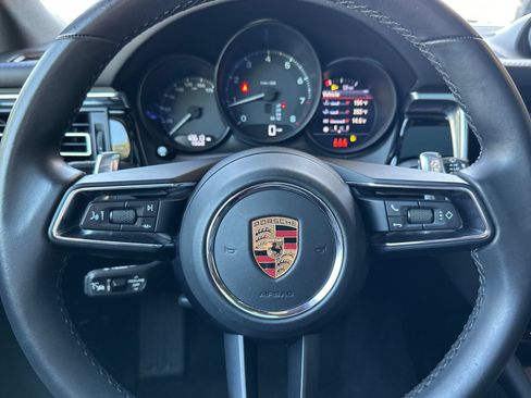 Used 2024 Porsche Macan AWD/4WD image 29