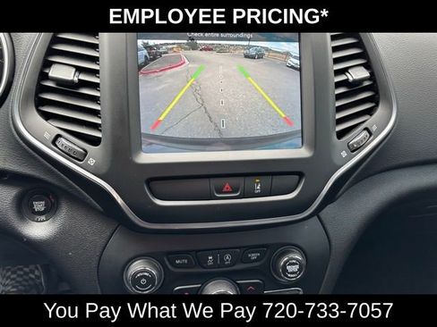 Used 2022 Jeep Cherokee Latitude Lux w/ Sun & Sound Group AWD/4WD image 29