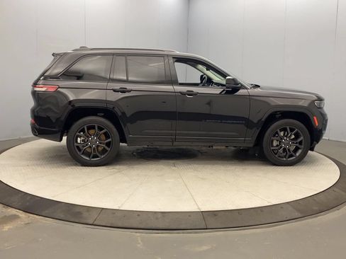 Used 2023 Jeep Grand Cherokee 30th Anniversary AWD/4WD image 6