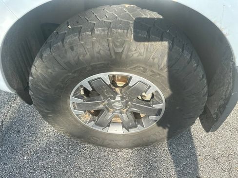 Used 2018 Nissan Frontier PRO-4X AWD/4WD image 10