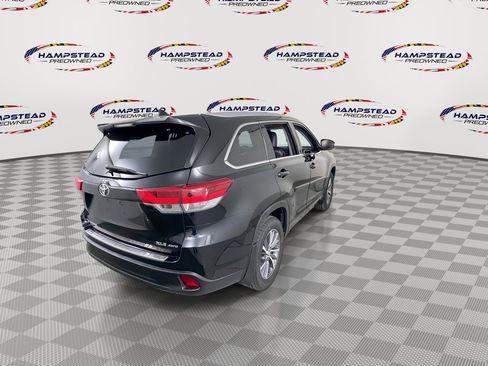 Used 2017 Toyota Highlander XLE image 8