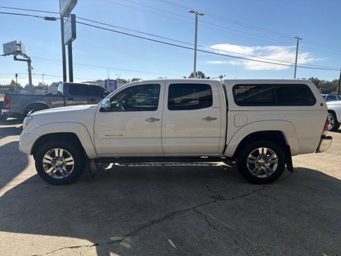 Used 2014 Toyota Tacoma Limited image 10