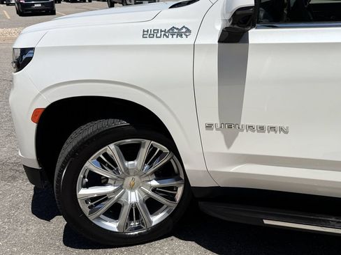Used 2022 Chevrolet Suburban High Country AWD/4WD image 14