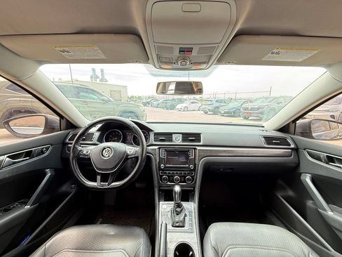 Used 2017 Volkswagen Passat 1.8T SE FWD image 17