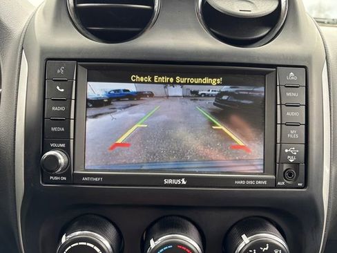 Used 2016 Jeep Compass Latitude w/ Mopar Chrome Accents Group image 17