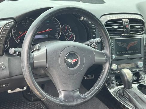 Used 2006 Chevrolet Corvette Coupe w/ Preferred Equipment Group RWD image 2