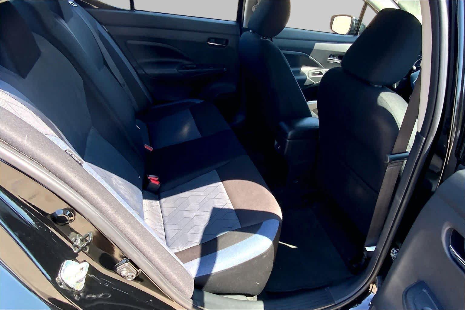 Used 2025 Nissan Versa SV FWD image 20