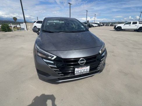 Used 2025 Nissan Versa SV image 3