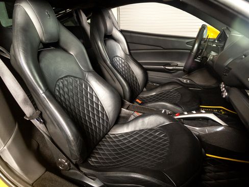 Used 2016 Ferrari 488 GTB image 32