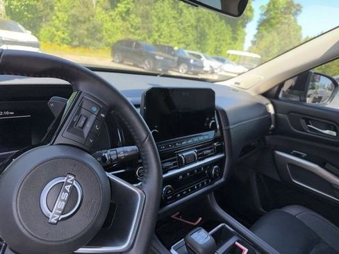 Used 2023 Nissan Pathfinder Platinum AWD/4WD image 29