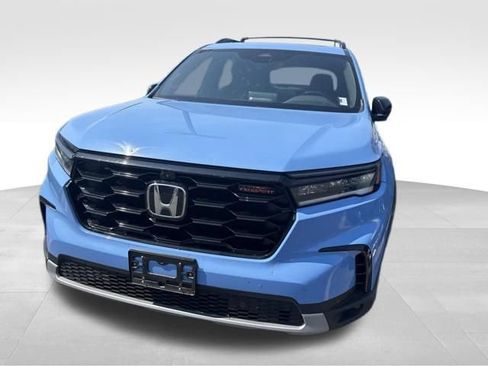 Used 2023 Honda Pilot TrailSport image 4