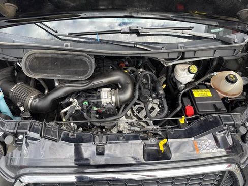 Used 2023 Ford Transit 350 XLT image 29