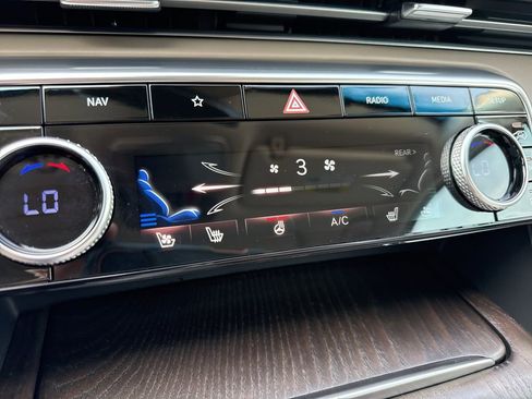 Used 2023 Genesis GV80 3.5T AWD/4WD image 25