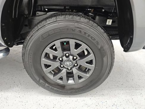 Certified 2023 Toyota Tacoma SR5 AWD/4WD image 11